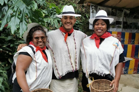Medellín : Visite du café avec dégustations et déjeunerVisite du café avec dégustations, déjeuner et promenade à cheval