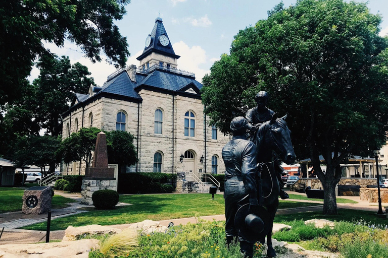 Dallas: Dinosaur Valley State Park Day Trip with Guide