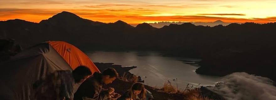 Senaru : randonnée de 2 jours sur le bord du cratère avec vue sur le coucher de soleil