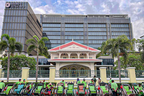 Phnom Penh: Tour guiado de um dia histórico de bicicleta ou Tuk Tuk