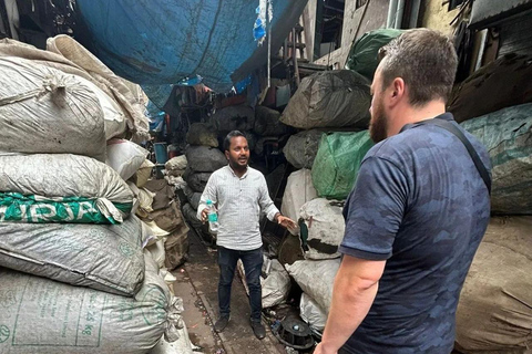 Möt Dabbawalas Besök Dhobi Ghat och Slum med tågresa