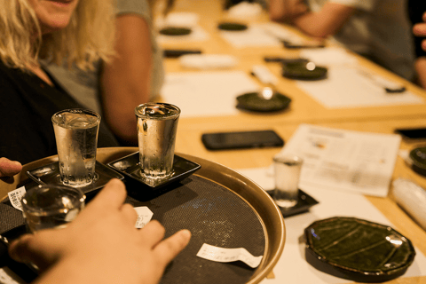 جولة طعام في أوساكا - ١٢ طبقًا و٣ مشروبات