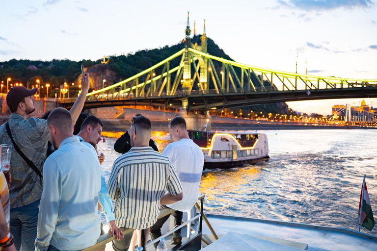 Budapest: 60-Minute Sightseeing Cruise on the Danube Evening Budapest: 60-Minute Sightseeing Cruise on the Danube