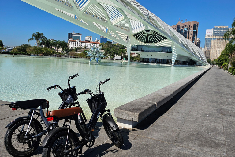 Guidad tur på elcykel i Rios historiska centrum upp till Ipanema