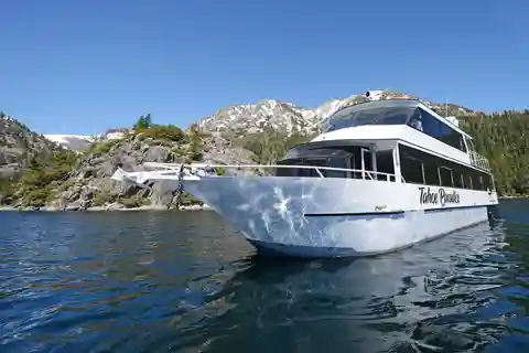 Lake Tahoe: Sunset Wine Tasting and Appetizers Cruise