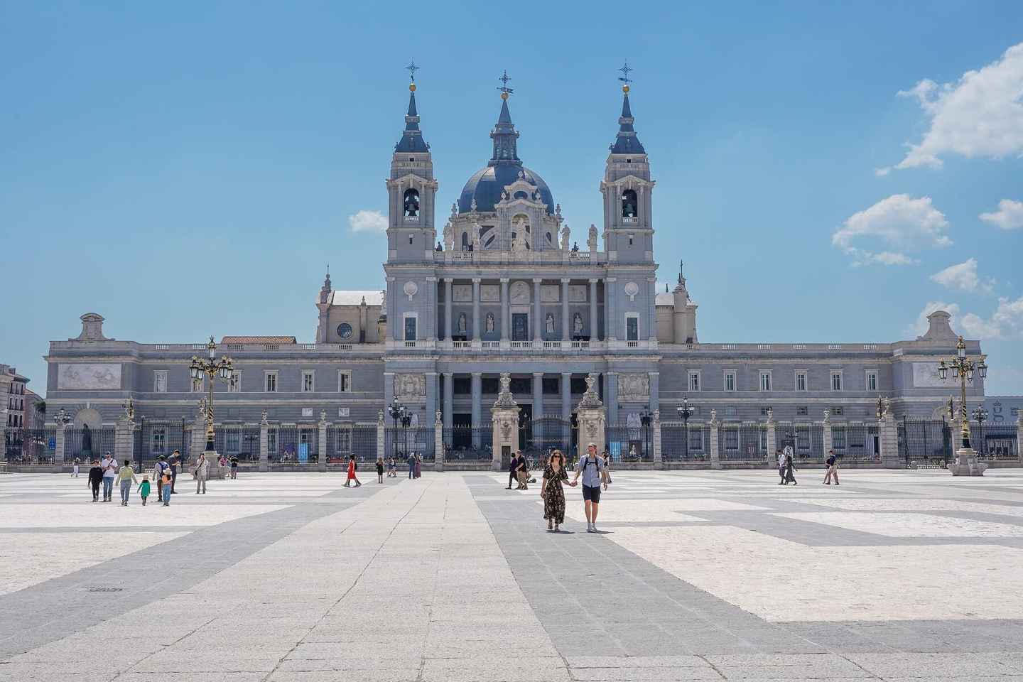 Madrid: Royal Palace Guided Tour with Entry Ticket - Guided Tour in English