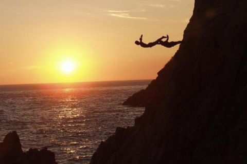 High Cliff Divers by Night with Dinner from Acapulco