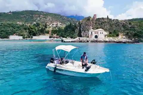 Mani Boats Kardamili - Aluguel de barcos autônomos ou lanchas rápidas