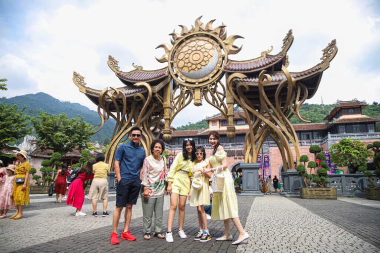 Da Nang: Excursão de um dia às Ba Na Hills e à Ponte DouradaViagem para Ba Na Hills e Golden Bridge sem almoço (grupo de 12 pessoas)