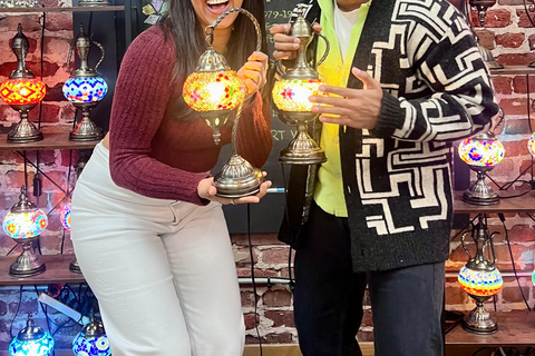 San Jose: laboratorio di lampade a mosaico turcheSan Jose: Laboratorio di lampade a mosaico turche