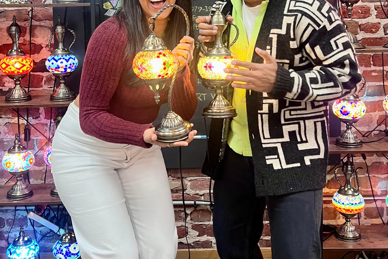 San Jose: laboratorio di lampade a mosaico turcheSan Jose: Laboratorio di lampade a mosaico turche