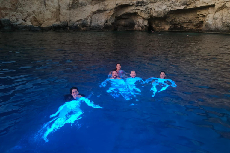 Private Comino Sunset Cruise with Food & Wine Options