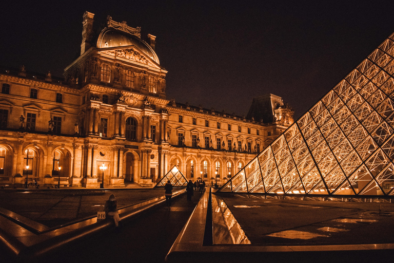Paris: Mona Lisa and Louvre Highlights Tour SEMI PRIVATE