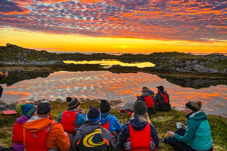 إيجوم: جولة جزر لوفوتن منتصف الليل صن كاياك