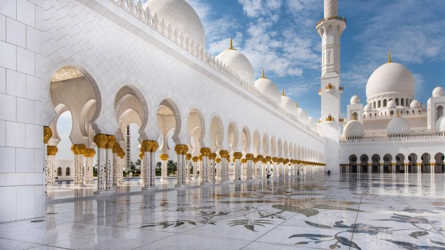 Abu Dhabi Full-Day Sightseeing Tour with Mosque : From Dubai