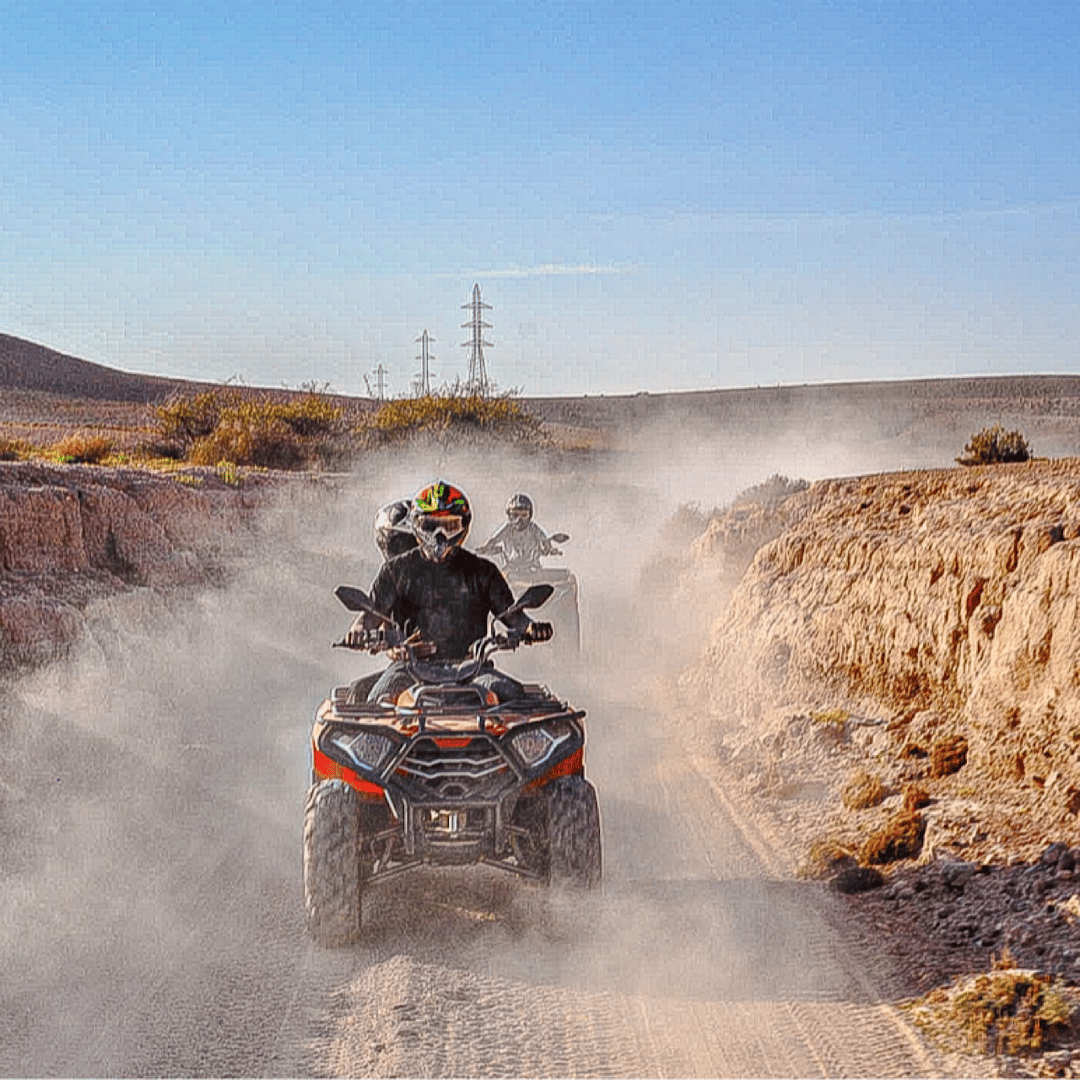 Marrakech : excursion en quad dans le désert d'Agafay avec dîner et spectacle de feu