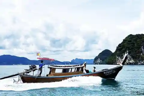 Tour en bateau de la longue queue de l'île de Hong