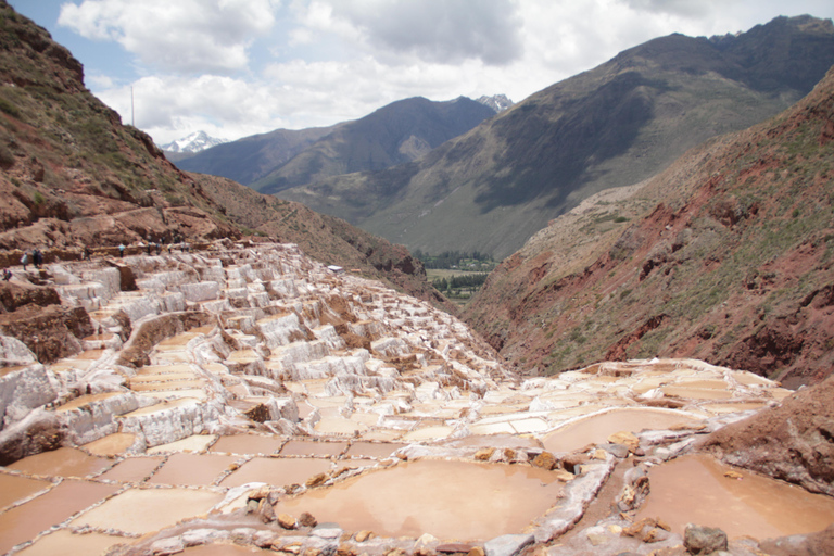 Chinchero, Moray, Maras &amp; Picnic con LlamasFrom Cusco: Moray, Maras Salt Mines, and Chinchero with …