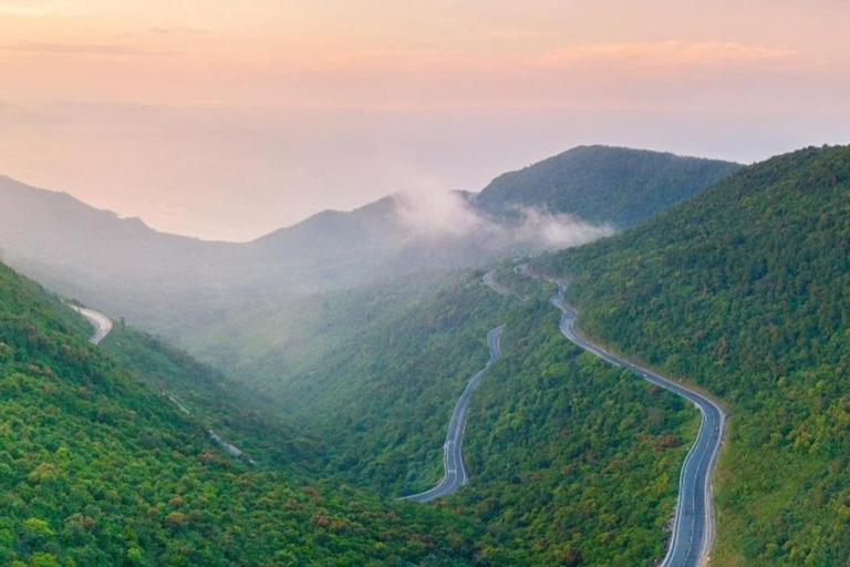 Hue Imperial City Tour Via Hai Van Pass med privat bilPrivat bil Avresa från Hoi An/Da Nang