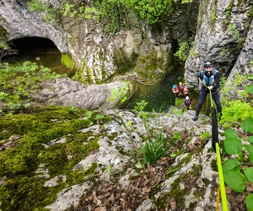 Emen: Canyoning in der Negovanka-Schlucht mit optionalem Gratis-Camping