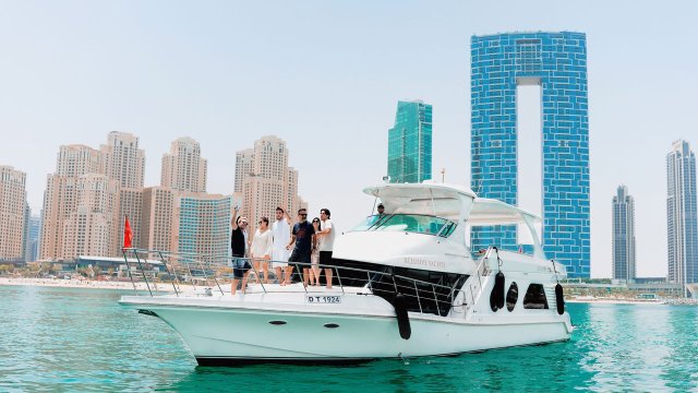 Dubai: Marina Sightseeing Cruise with Ain Wheel View