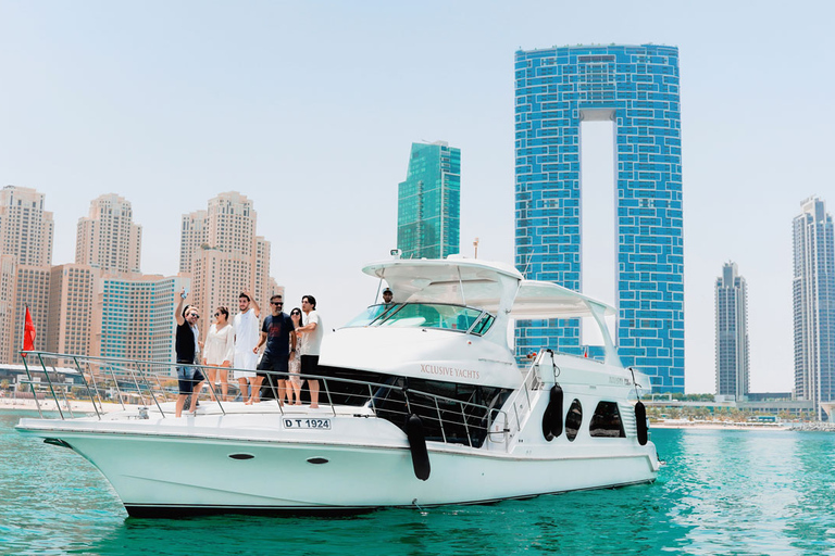 Dubai: Crociera turistica della Marina con vista sulla ruota di AinCrociera turistica in Marina a bordo di uno yacht