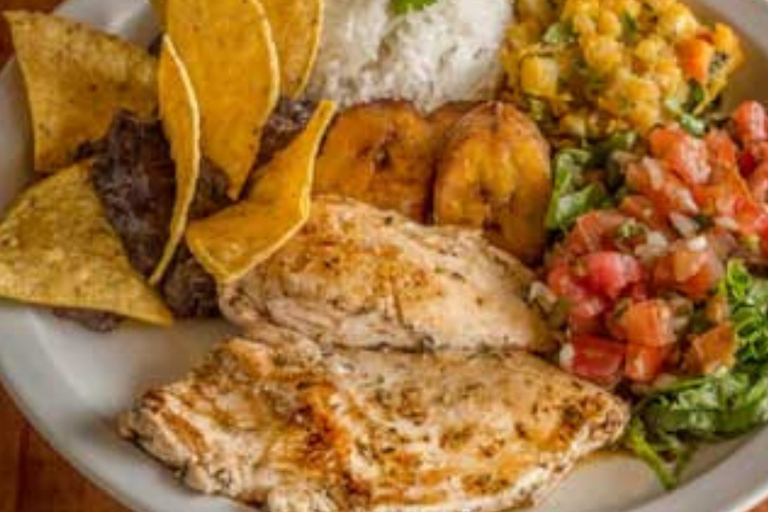 San José: Folklore Show and Buffet Dinner