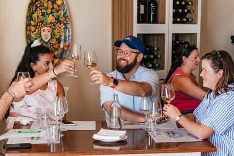 Chianti Wine Tasting Tour 2025 – Small-Group Wine Tasting Tour to Tuscany