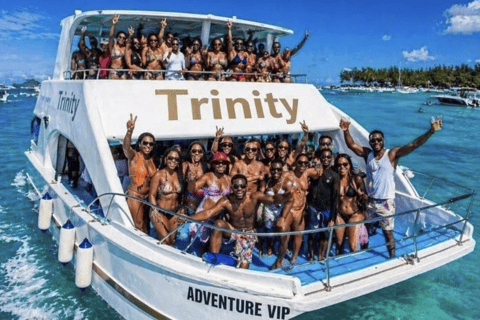 Punta Cana: Party Boat Cruise with Snorkeling & Open Bar