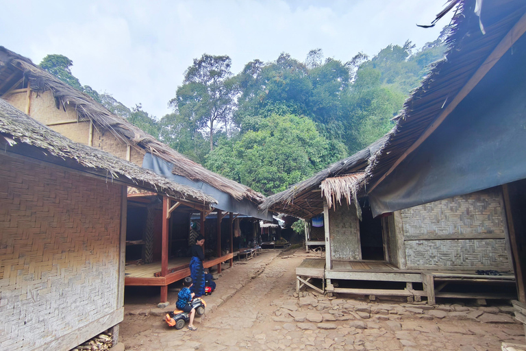 From Jakarta: Baduy Village Guided Tour & Learn Weave Cloth
