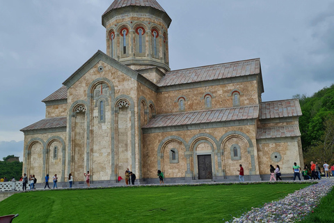 Private 4-Day Georgia Highlights: Wine, Mountains & Culture