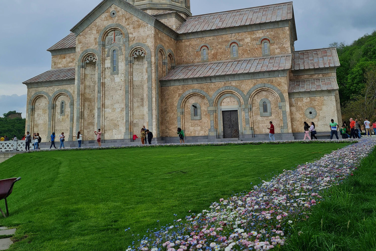 Private 4-Day Georgia Highlights: Wine, Mountains & Culture