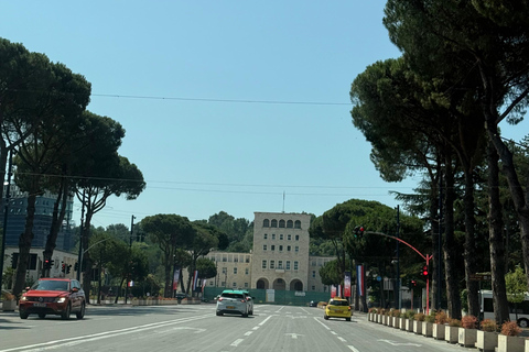 地拉那：地拉那和国家考古博物馆徒步导览