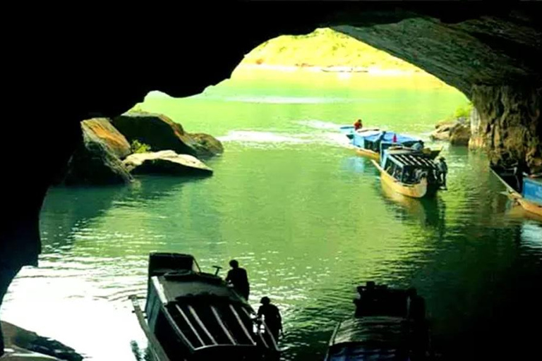 VISITA ALLA GROTTA DI PHONG NHA TOUR DI GRUPPO DI 1 GIORNO DA HUE