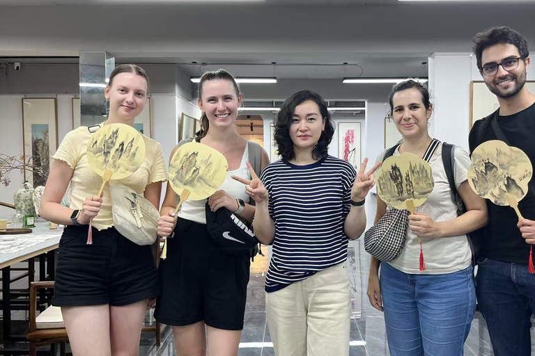 Zhangjiajie through the Brush: An Ink Painting Journey