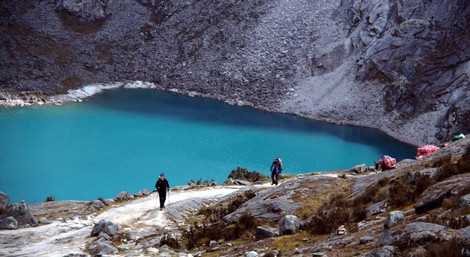 From huaraz, Trekking Santa Cruz - Llanganuco - Housity