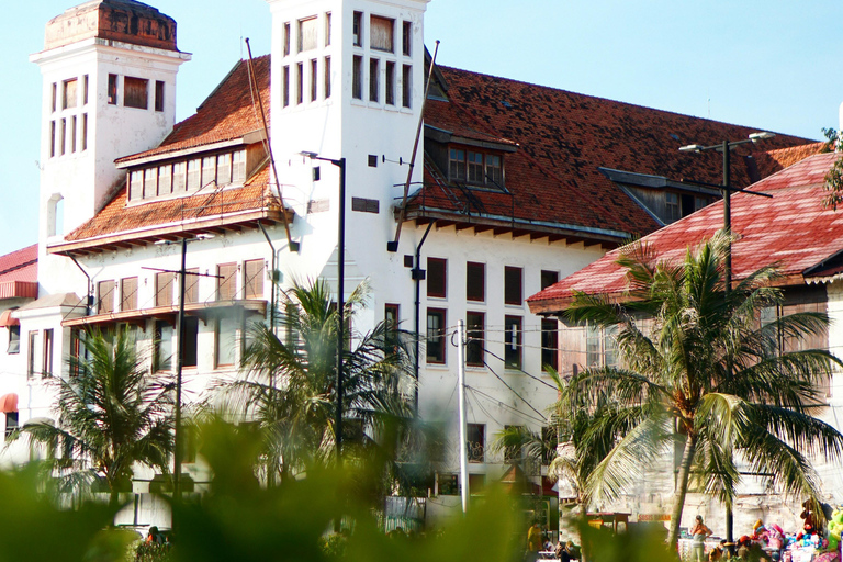 Jakarta: Old Town Tour with Guide and Entry to Museum
