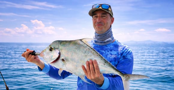 Krabi: Hong Island Private Fishing & Snorkeling Tour + Lunch