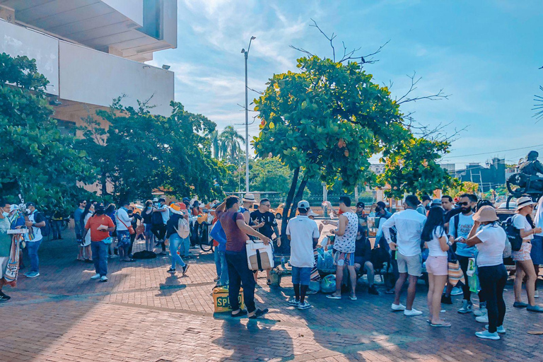 Cartagena: Paseo en Barco por la Isla del Cholón y Fiesta con DJ + Almuerzo