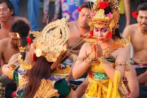 Temple d'Uluwatu : coucher de soleil et danse du feu Kecak / Visite privée