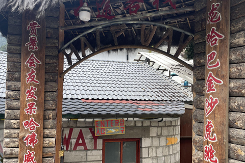 Tiger Leaping Gorge Trekking in the Canyon