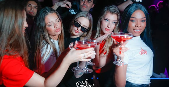 Prague: New Year&#39;s Eve Pub Crawl with Open Bar & Club Entry