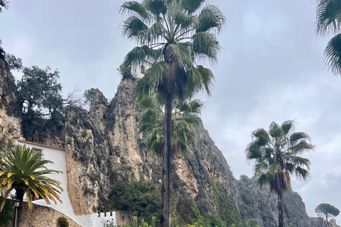Alicante: Canelobre Caves and Guadalest Castle Private Tour