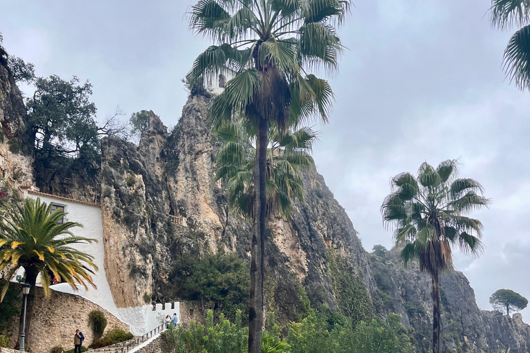Alicante: Canelobre Caves and Guadalest Castle Private Tour