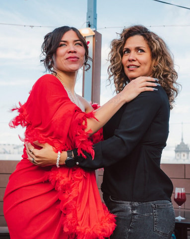 Lisbon: Rooftop Salsa Class with Unlimited Sangria