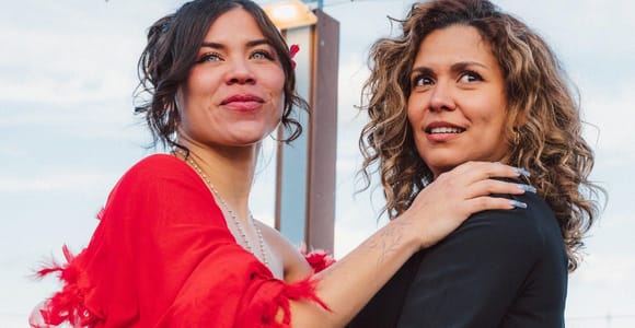 Lisbon: Rooftop Salsa Class with Unlimited Sangria