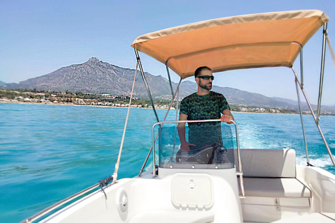 Unlizenziertes Boot in Puerto Banús1h