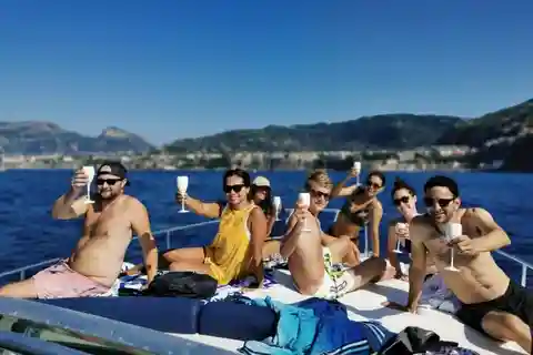 De Sorrento: Passeio de barco semi-privado em Amalfi