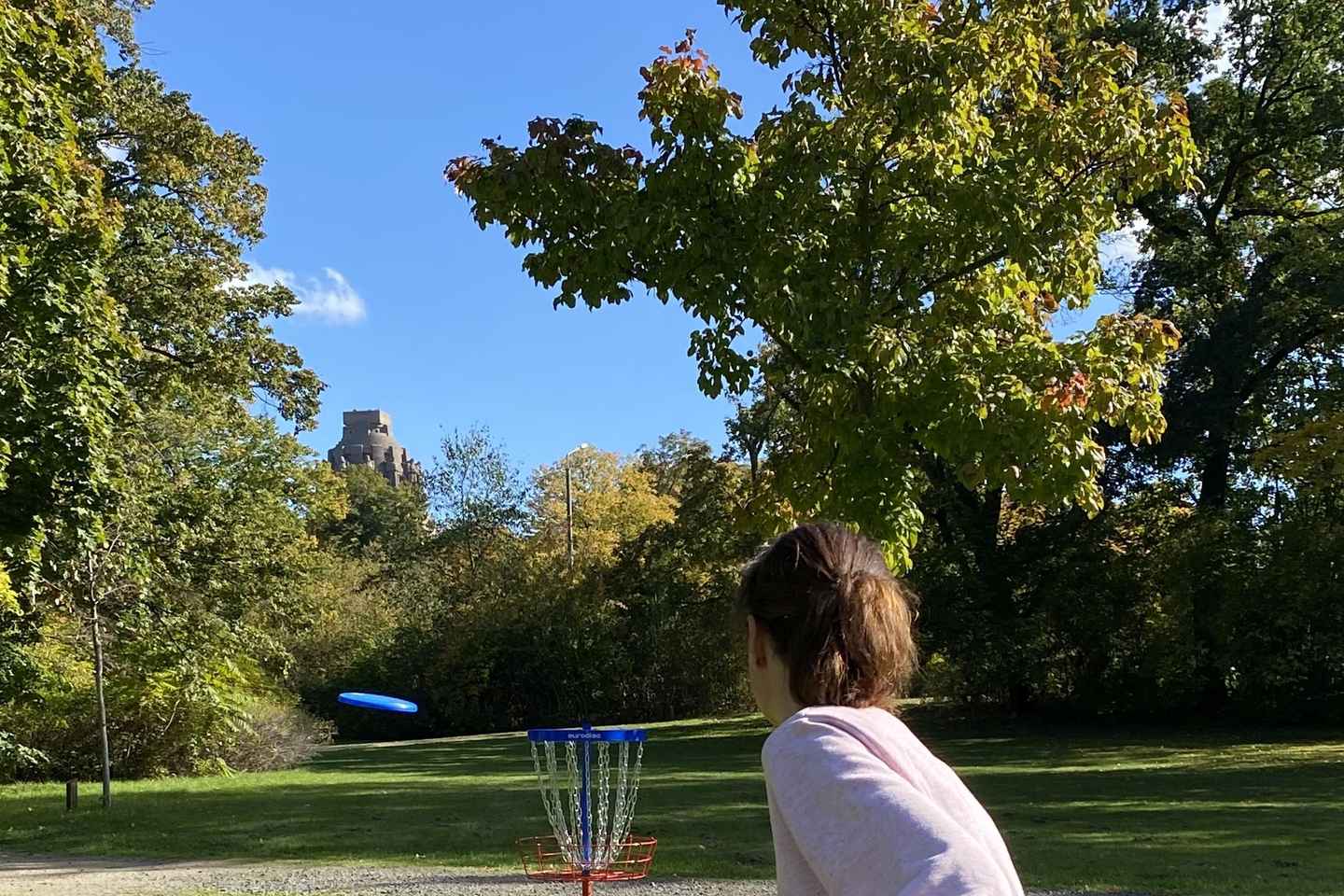 Frisbee golf / disc golf: Fun and games in a beautiful park in Leipzig
