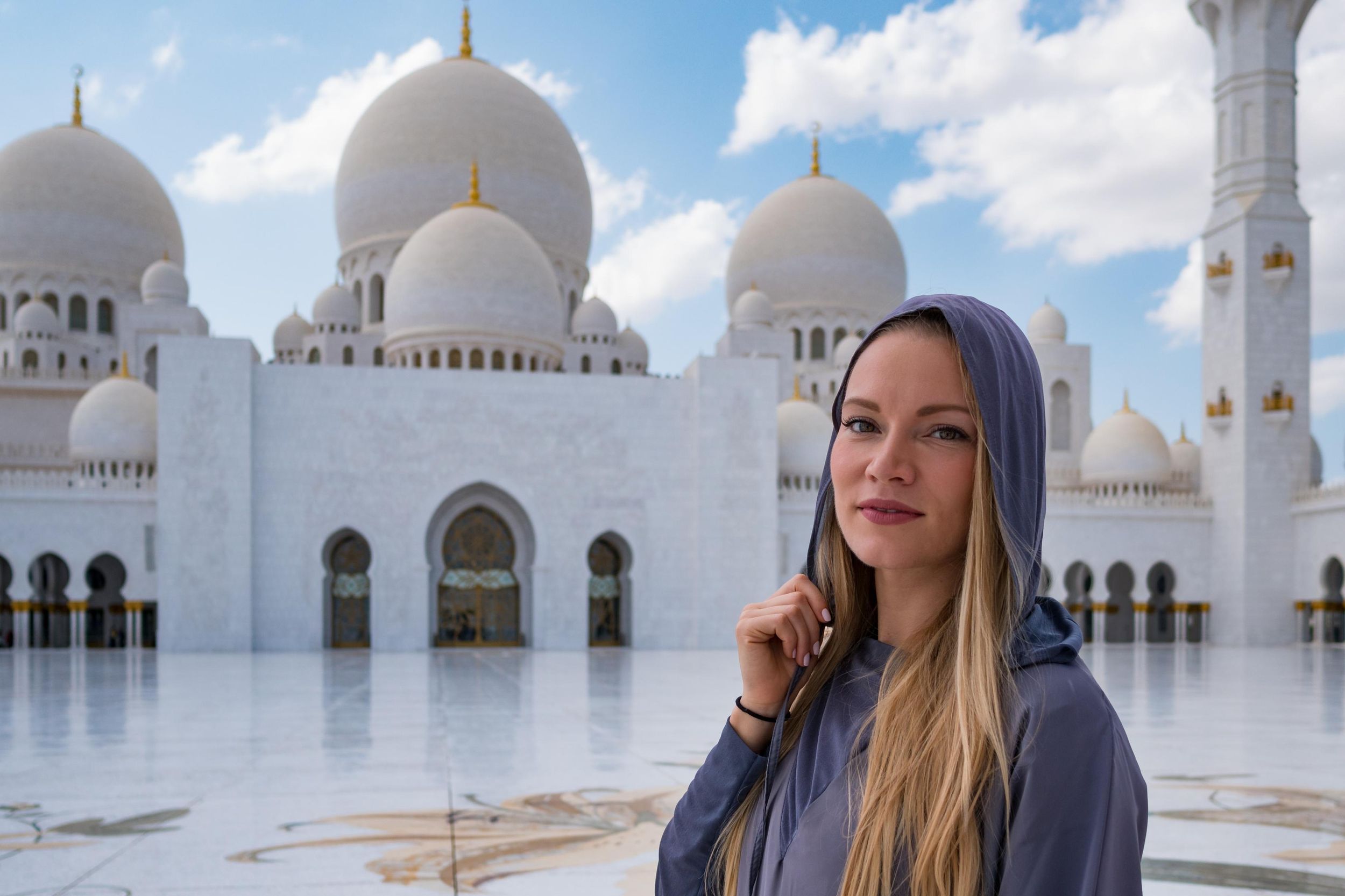Private Tour von Dubai nach Abu Dhabi: Große Moschee und Königspalast